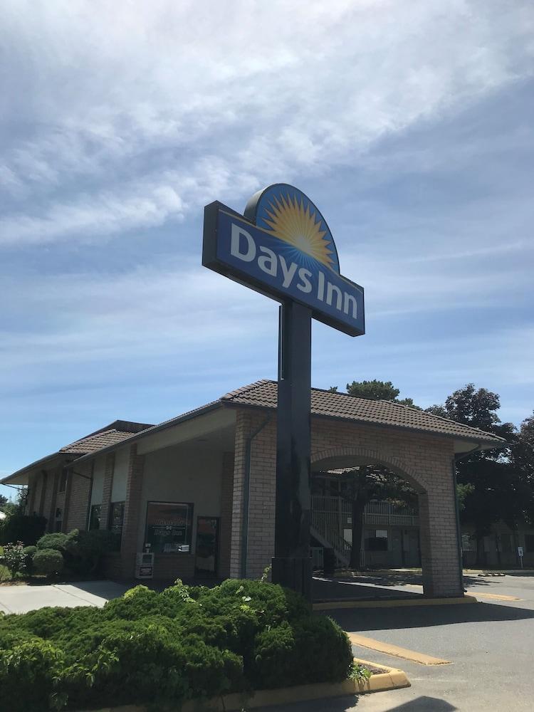 Days Inn By Wyndham ריצ'לנד מראה חיצוני תמונה